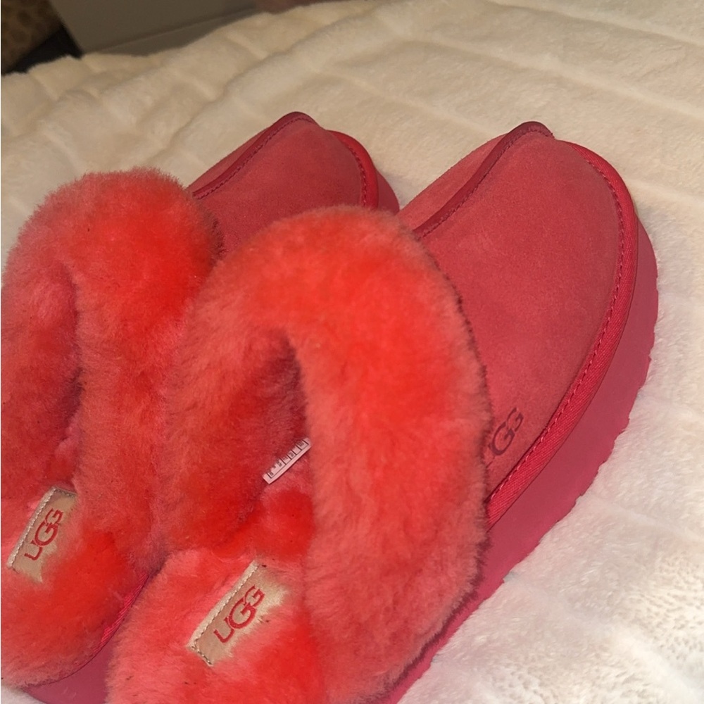 Brand New UGG Vibrant pink Sheepskin Slippers